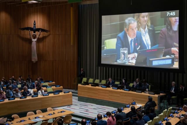 그로시 "유엔, 한반도와 협력"… 바첼레트 "女 총장 필요"