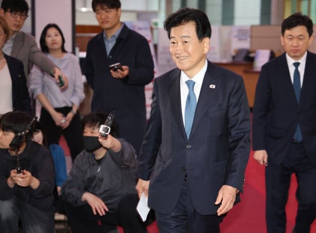 정동영 통일장관 '구성 핵시설' 발언, 한미동맹 균열 논란