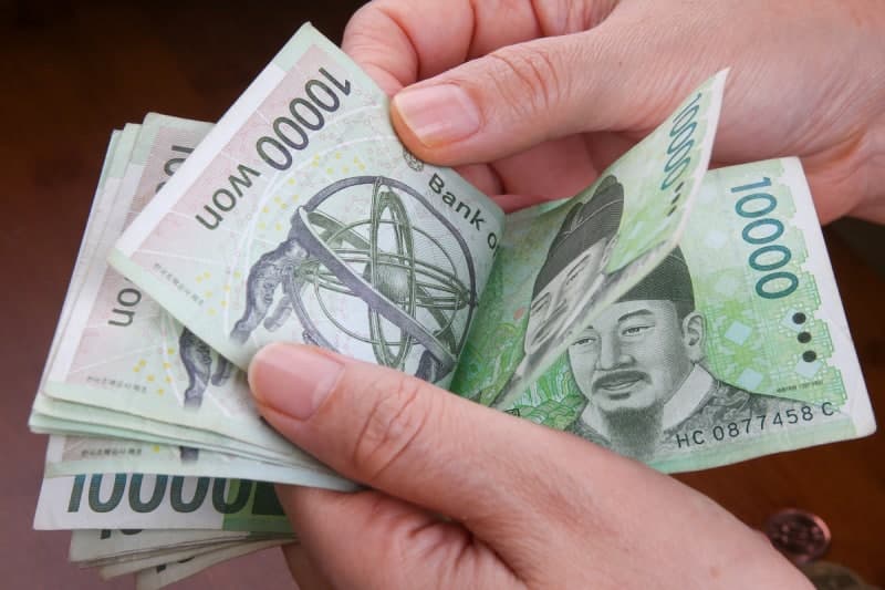 “20대 경리가 간도 크네”…회삿돈 5억 빼돌려 코인·해외여행에 펑펑 징역 3년