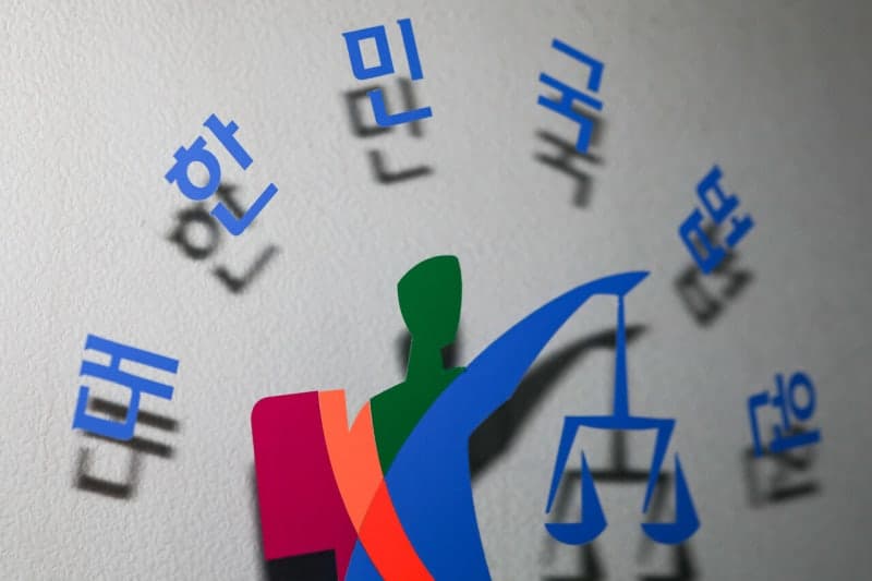 "10년 노예처럼 부려놓고 임금은 '통장 장악'"…신안 염전주 징역 3년 실형