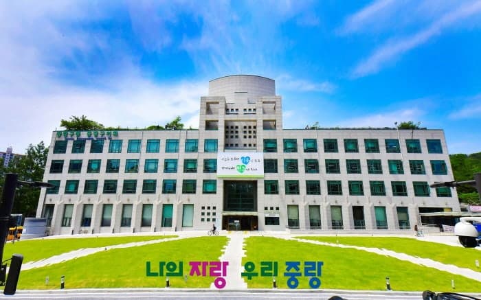 중랑구, '자진 철거 유도'로 사가정역·전통시장 불법 노점 정비 및 보행환경 개선