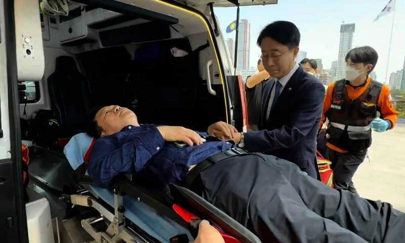 안호영 단식 12일 만에 병원 이송, 전북 도민대책위 "이원택 윤리감찰 결과 공개하라" 촉구