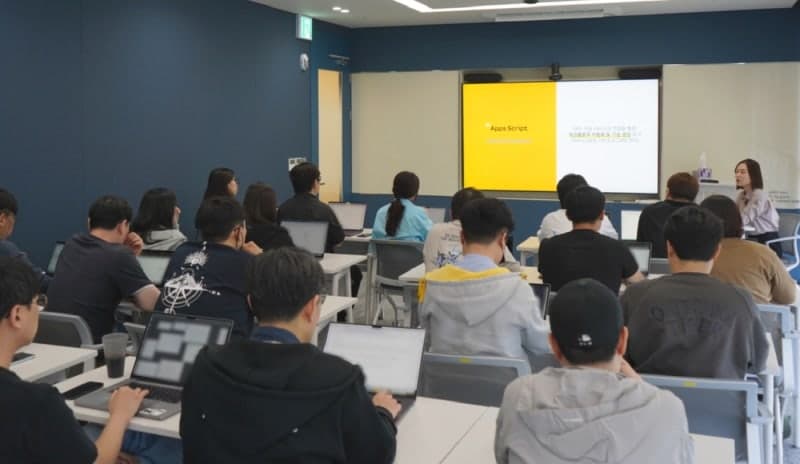 카카오게임즈, 임직원 AI 활용 교육 강화하며 AX 문화 강화한다