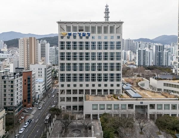 3개월간 80차례 '손목치기'로 1000만원 뜯어낸 50대 구속