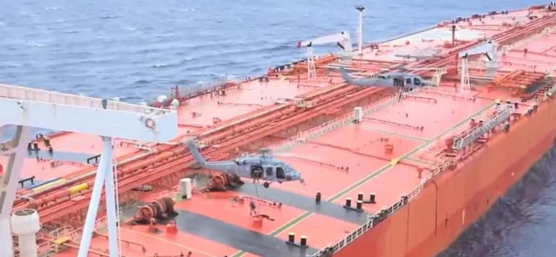 트럼프 "나포한 배에 안 좋은 물건 실려, 중국 선물인듯"…협상 변수 된 '투스카 호'