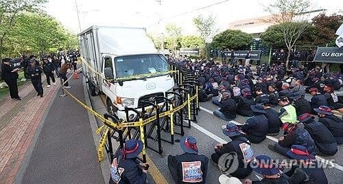 경찰, 화물연대 조합원 차로 친 40대 비조합원 운전자 '살인 혐의' 구속영장
