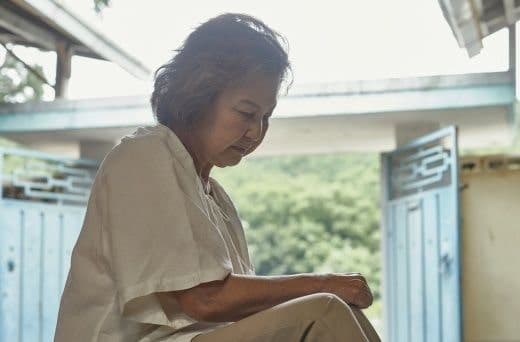 "우리 엄마 살아있어요" 화장 직전 시신 집으로 옮긴 70대 딸