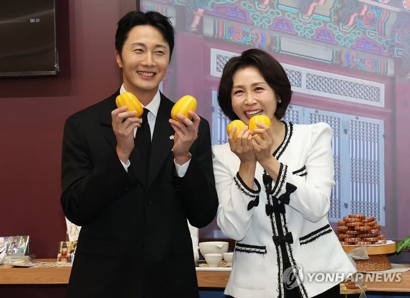 김혜경 여사, 베트남서 K-컬처 홍보 "한국에 놀러 오시라"