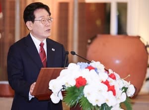 이재명 대통령 지지율 69% '고공행진'…국민의힘 15% '창당 이래 역대 최저치'