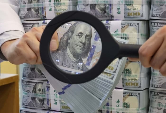 “역시, 믿을 건 달러 뿐인가”…전쟁통에 달러 결제비중 ‘사상 최고’