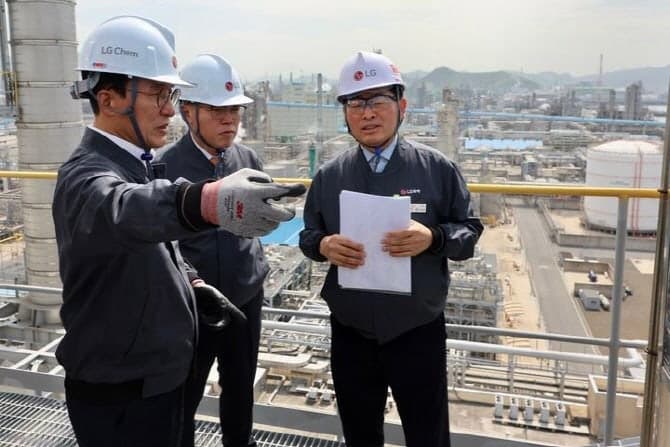 김 총리, 여수 LG화학 공장 방문 "차질없는 생산" 당부