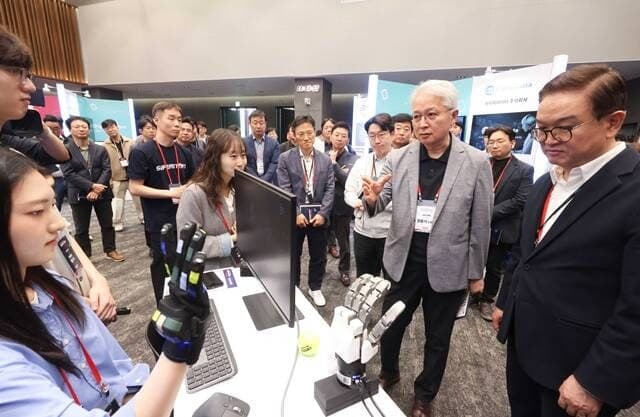 LG, '슈퍼스타트 데이 2026' 개최…대학 창업팀 육성 '루키 프로그램' 첫선