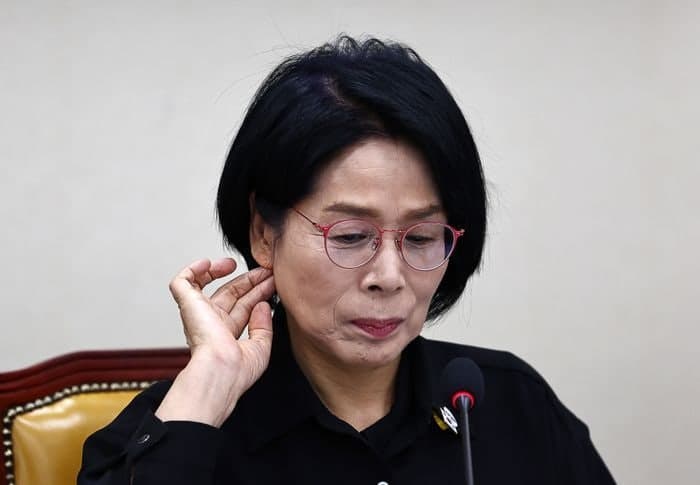 이언주, 정청래에 "화보 찍나, 동료 단식은 외면"