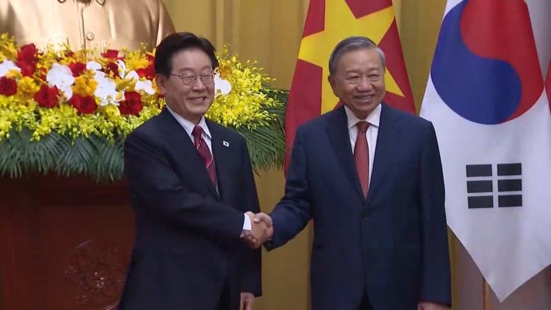 이 대통령, 베트남 서열 2·3위 연쇄 회동…비즈니스 포럼서 세일즈 외교