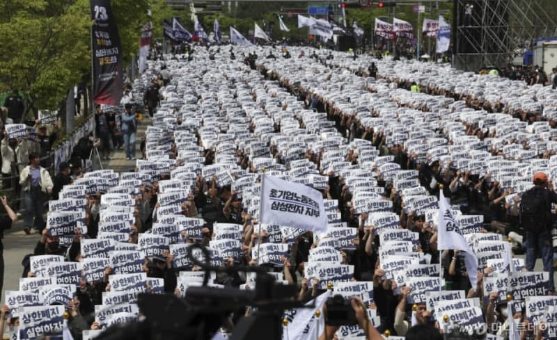 삼성전자 "반도체 안전시설 정상 운영은 법률상 의무" 노조에 호소