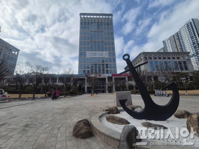 부산시-한국주택금융공사, '우리동네 ESG 센터' 조성 등 노인 복지 증진 3억원 기부