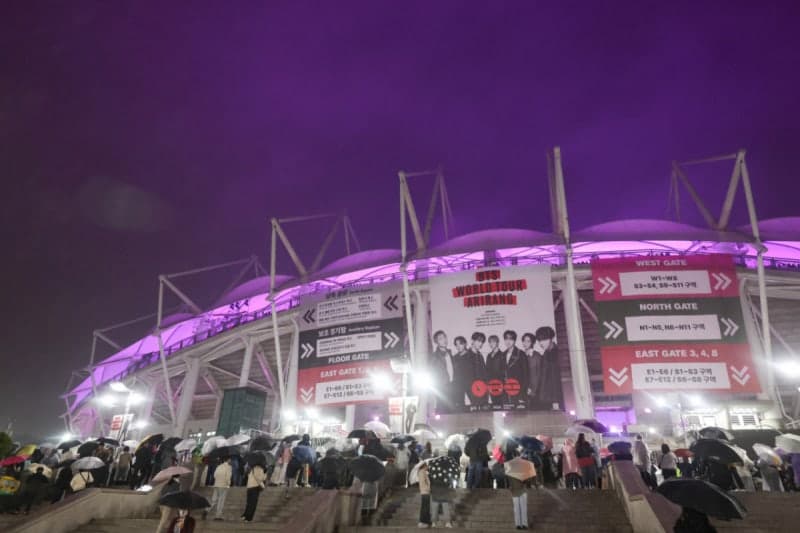 BTS 고양 콘서트 '팔찌 티켓' 암표 판매 가담 중국인 검찰 송치