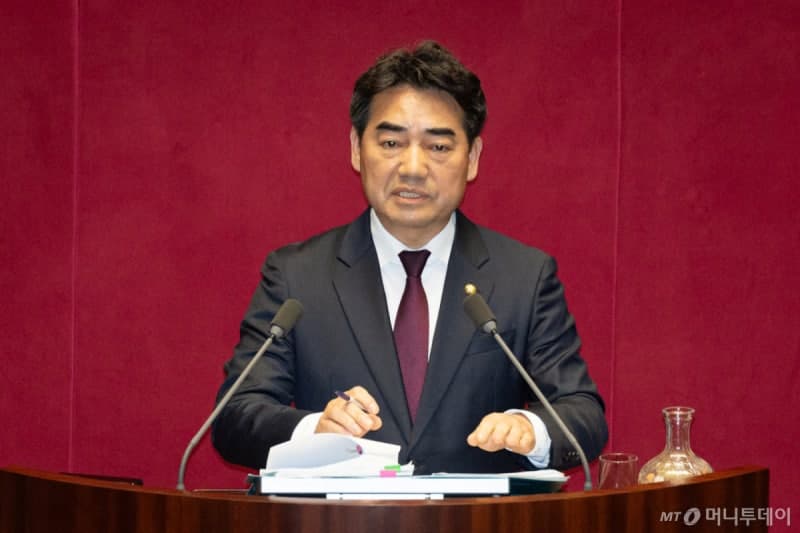 송언석, 전재수 겨냥 "부산특별법, 뒤에서 주고받는 까르띠에 아냐"