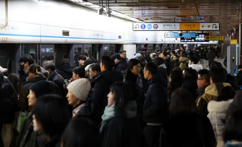 안산선 오이도역 선로 장애로 열차 한때 지연…현재 정상 운행