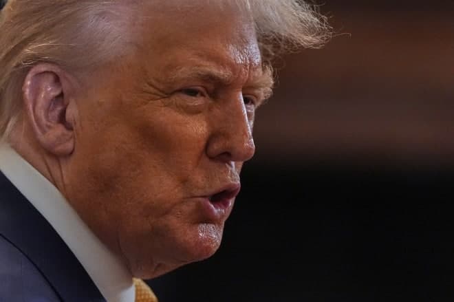 트럼프, 한달간 최후통첩 6차례 뒤집었다… "백악관 엉망진창" 참모들도 대혼돈