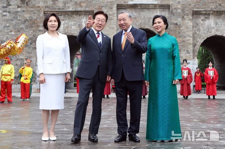 이재명 대통령, 또 럼 주석과 탕롱황성서 친교…"정상 간 우의·유대 강화 계기"