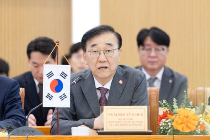 한-베트남 도시·인프라 협력 강화…K-철도, 베트남에 첫 수출 쾌거