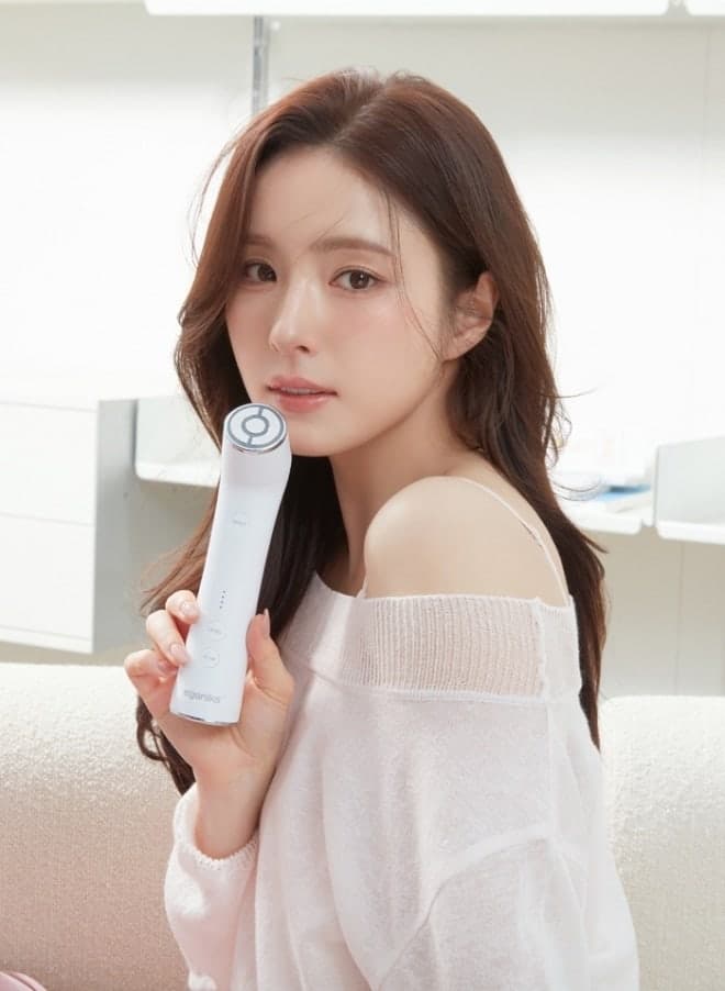 이가닉스, AI 맞춤형 뷰티 디바이스 '타잇헤라' 앞세워 홈케어 시장 공략… 배우 신세경 모델 발탁