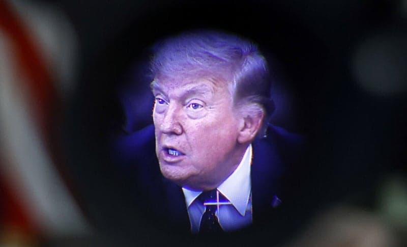 트럼프 "시간은 이란 편 아니다"...해상봉쇄 강화, 항모 3척 집결