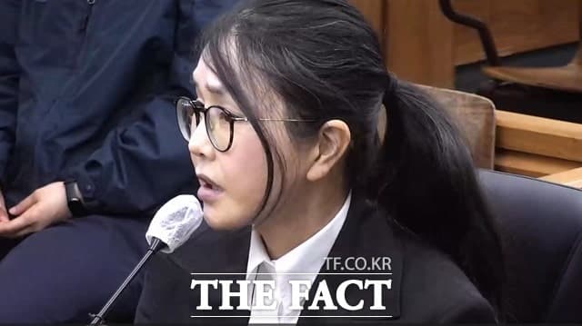 김건희, '바쉐론 시계 수수' 재판 증인 출석…"로봇개 사업 청탁 없고 패션 얘기만"