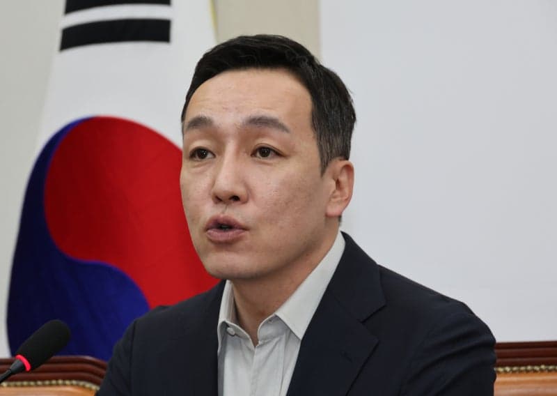 김민수 "영감들, 장동혁과 싸우듯 했으면 尹 탄핵됐겠나" 중진 비판