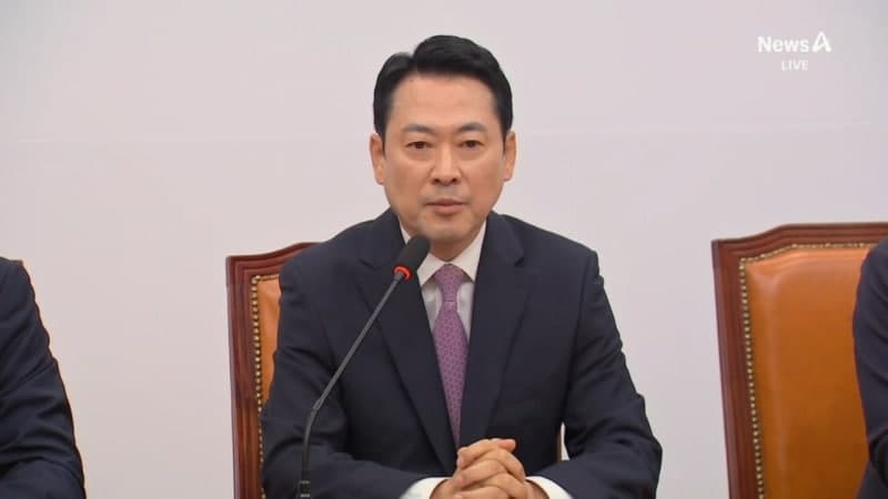 장동혁, 사퇴 압박에 "지선 승리 도움되는지 여러 고민"…'미 차관보급' 신원 논란에도 확인 거부