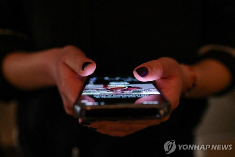 "아이들이 알고리즘의 지배 받아선 안 돼"…노르웨이도 16세 미만 SNS 제한 합류