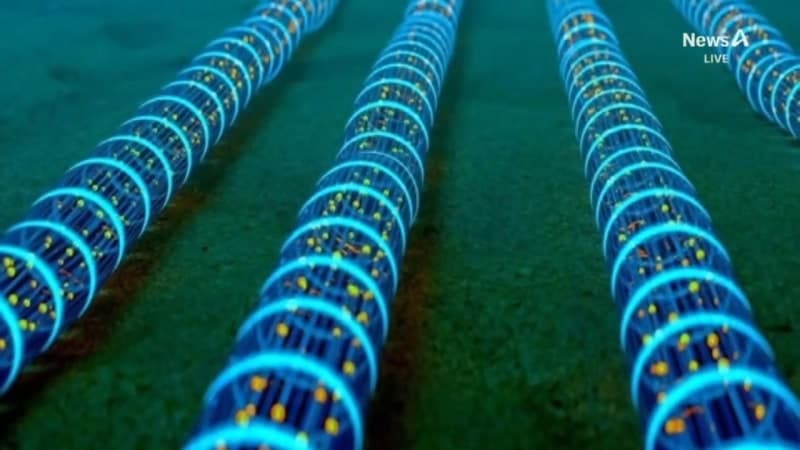 이란 "호르무즈는 인터넷 동맥" 해저 케이블 파괴 경고… '데이터 전쟁' 비화 우려