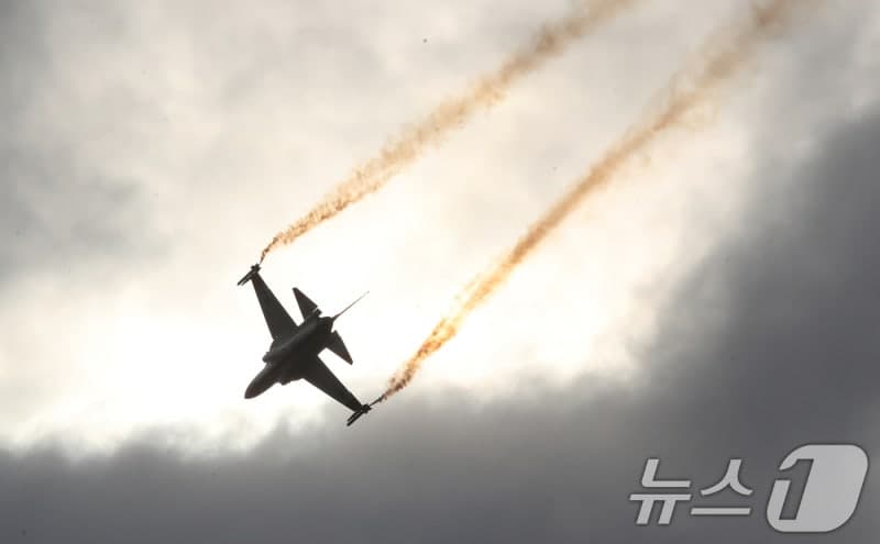 KAI·록히드마틴, 10조원대 美 해군 훈련기 입찰 포기…T-50 수출 무산