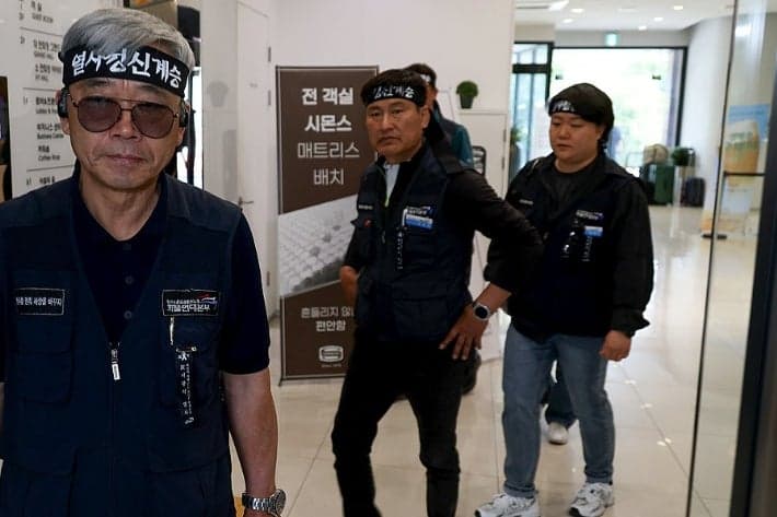 화물연대-BGF로지스, 창원서 이틀 만에 교섭 재개…양측, 말 아낀 채 입장