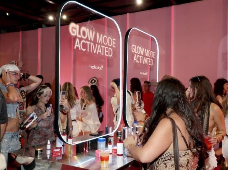 에이피알 메디큐브, 코첼라 부스에 5만4000명 방문 "노래방에 뷰티 디바이스까지"