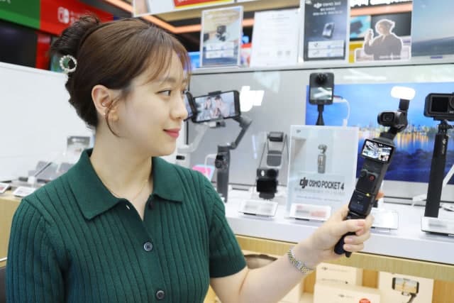 "나도 브이로그 해볼까"…롯데하이마트, 'DJI 오즈모 포켓 4' 론칭