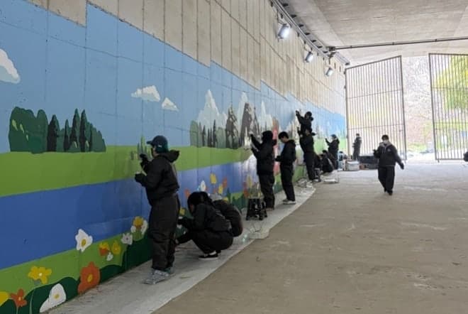 서울숲나들목, 160m 대형 벽화로 '새단장'…군사 도하로에서 예술 공간으로
