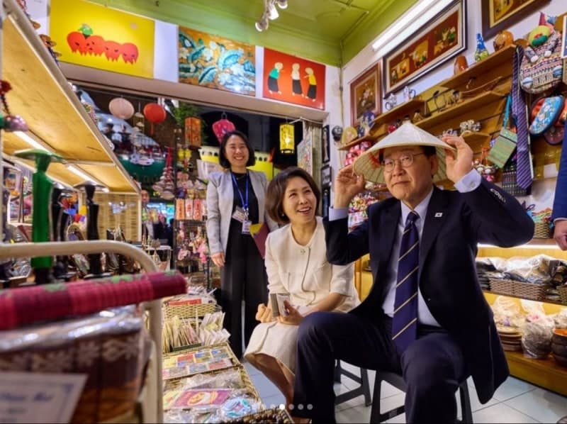 이재명 대통령, 하노이 밤거리 깜짝 방문…베트남과 '정서적 유대' 심화