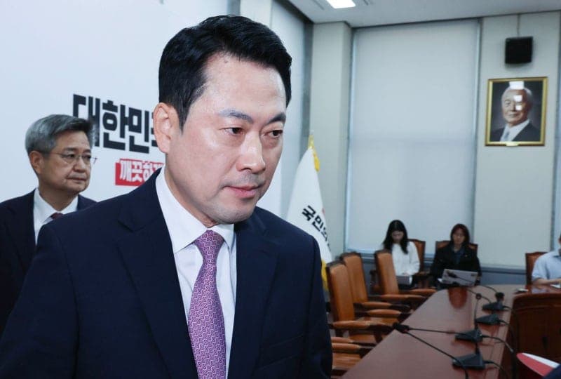 장동혁, 사퇴 압박에 "지선 승리 도움되는지 고민"…배현진 "지도자답게 정리"