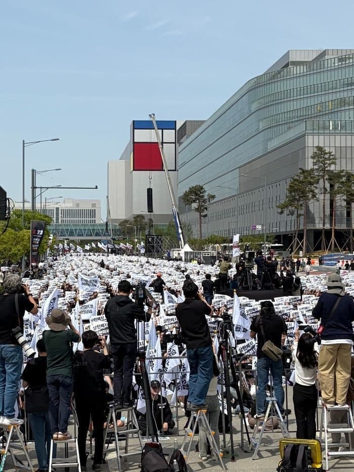 삼성 노조 "결의대회 하루 만에 파운드리 생산 58% 급감" 이재용 자택 간다