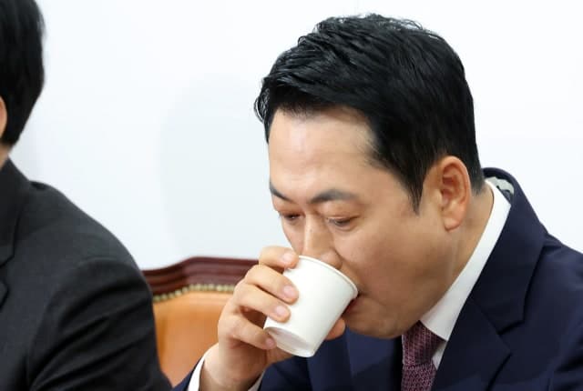 국민의힘 장동혁 리더십 위기, '해당행위' 경고에 내분 격화