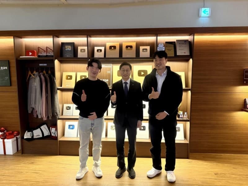 어썸엔터테인먼트 '지식인사이드', 김성주 국민연금공단 이사장 출연해 국민연금 정책과 미래세대 지원 사업 소개