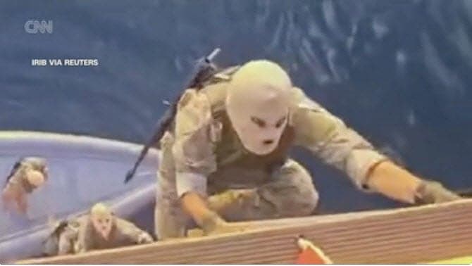 “美, 휴전 깨질 경우 호르무즈 주변 이란군 타격 계획”…이란 고속정·기뢰함 새 표적에