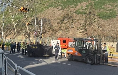 서울 목동서 자전거 탄 40대, '신호위반' 지게차에 치여 사망