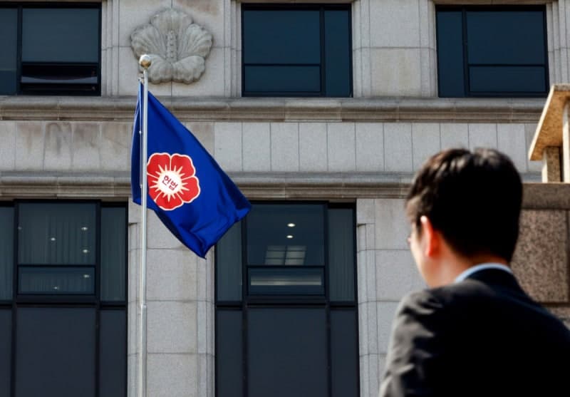 "1명이 헌법소원 300건 남발"…헌재, 전자접수 첫 제한