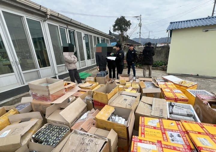 태안해경, 외국·위조 담배 3만보루 밀수입·유통 베트남 부부 검거
