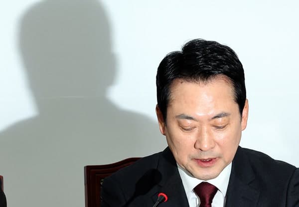 장동혁 "상황 안 좋다고 물러나는 건 책임 정치 아냐" 사퇴론 일축