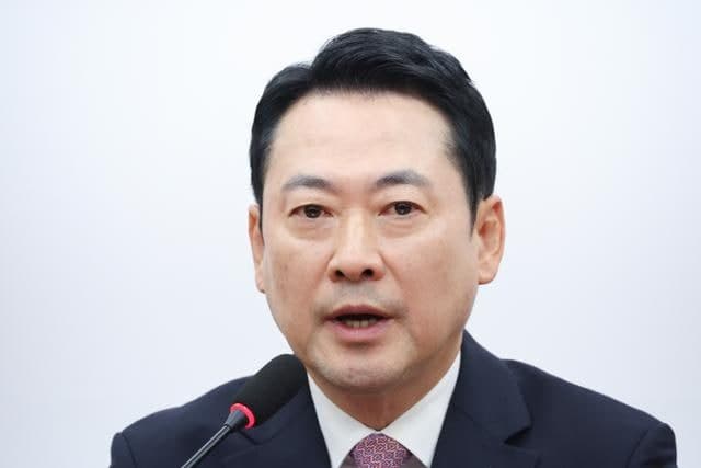 장동혁, 사퇴 거부 “지방선거 마무리하고 평가받겠다”… 국힘 수렁 밀어넣는 ‘책임정치’