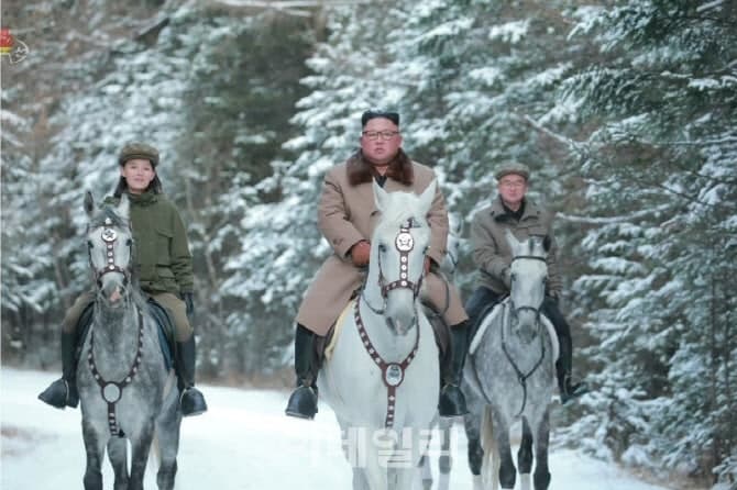 北, 인민혁명군 창건 94주년 맞아 "수령 결사옹위" 김정은 충성 강조